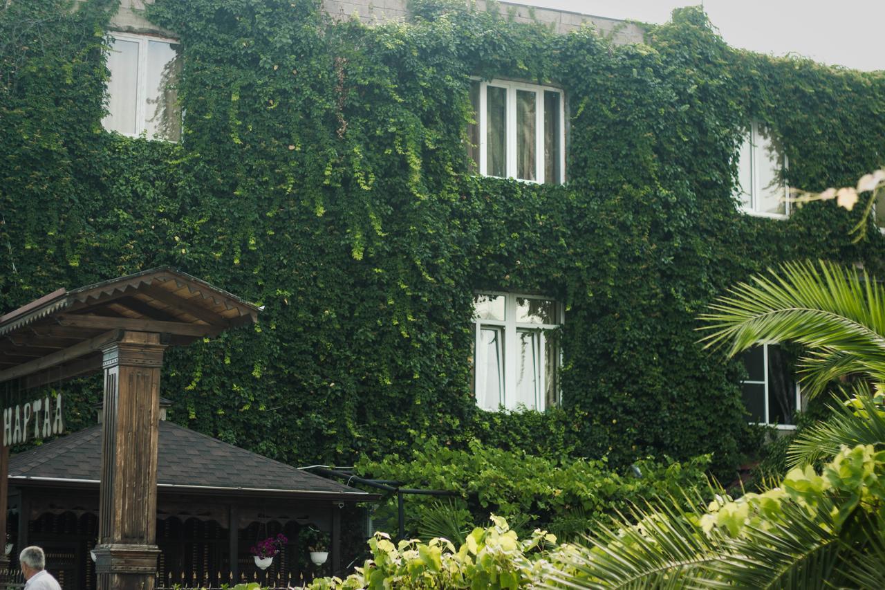 Guest House Esma Szuhumi Kültér fotó