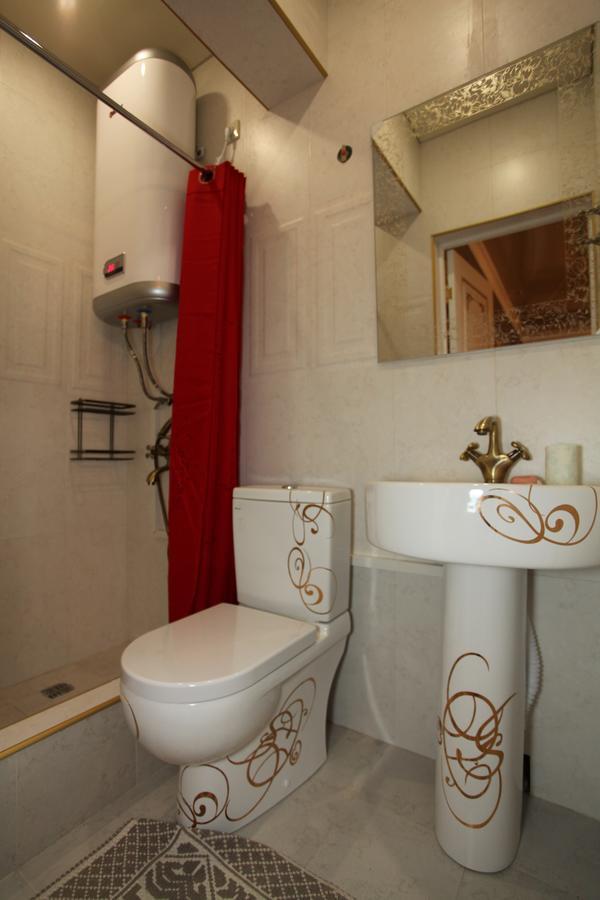 Guest House Esma Szuhumi Kültér fotó