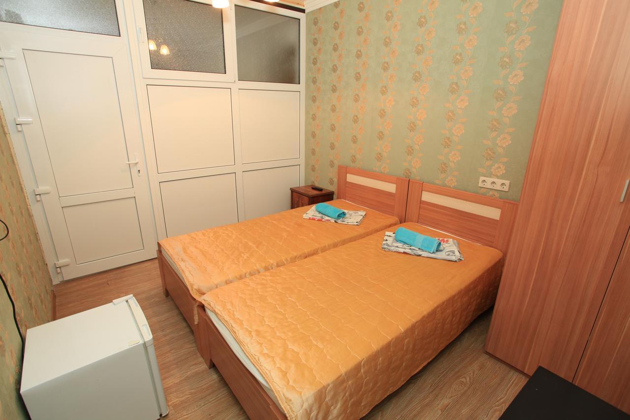 Guest House Esma Szuhumi Kültér fotó