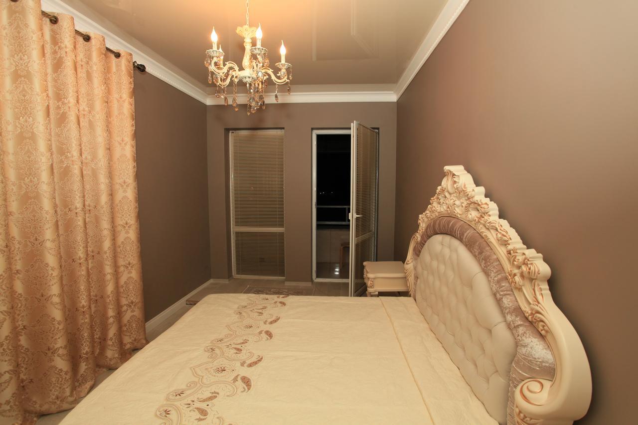 Guest House Esma Szuhumi Kültér fotó